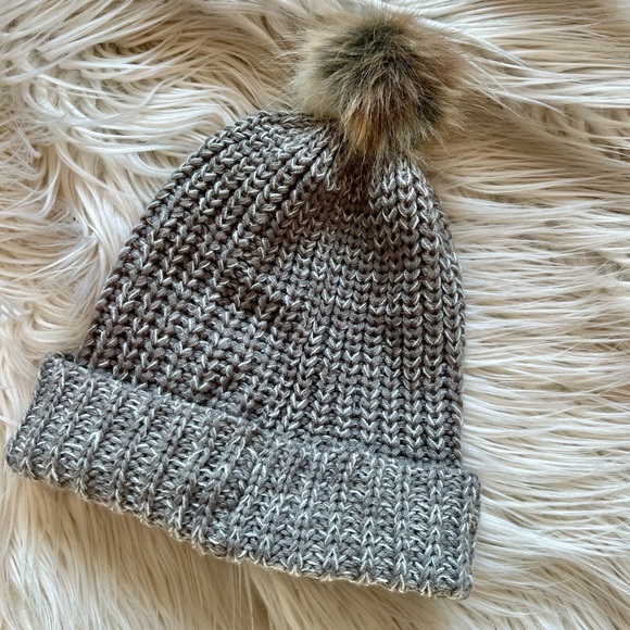 Mossimo Taupe knit beanie - Picture 1 of 3